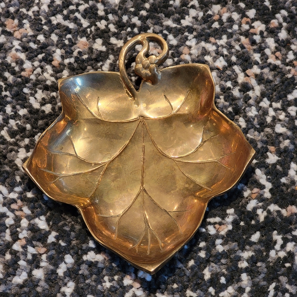 Vintage Heavy weight Shiny Solid Brass Leaf shaped ornate Trinket Dish